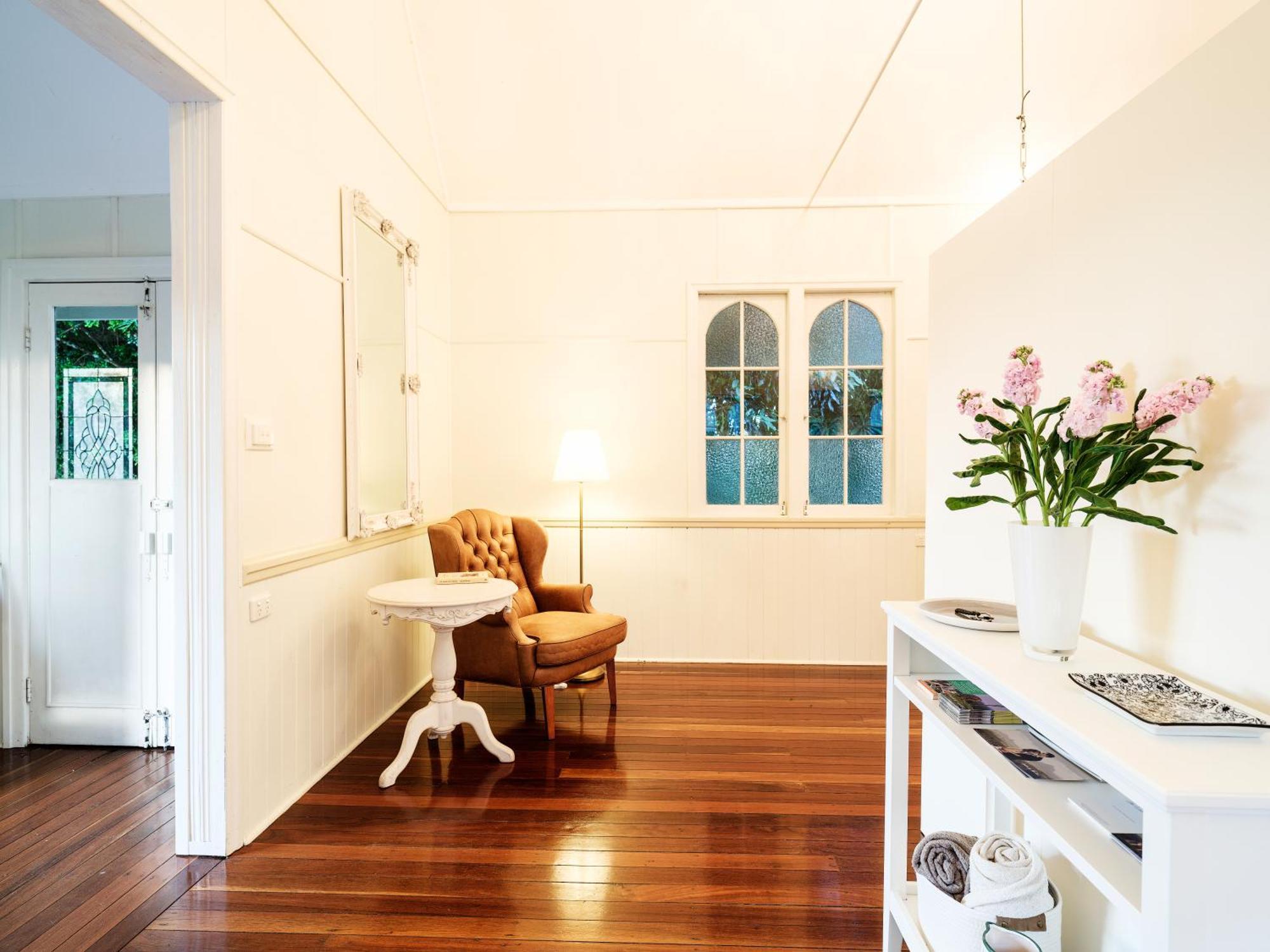 Little White Chapel Apartment Maleny