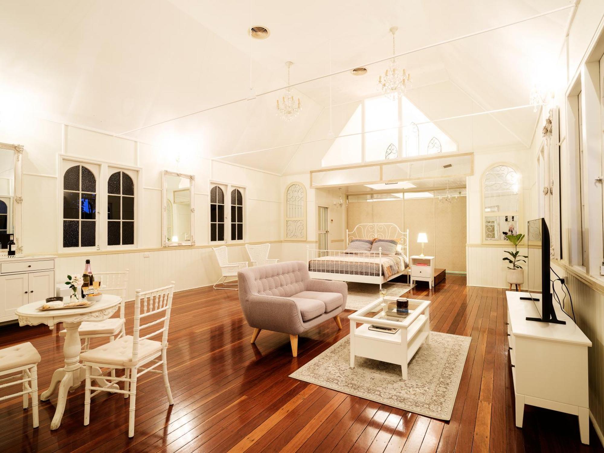 Little White Chapel Apartment Maleny