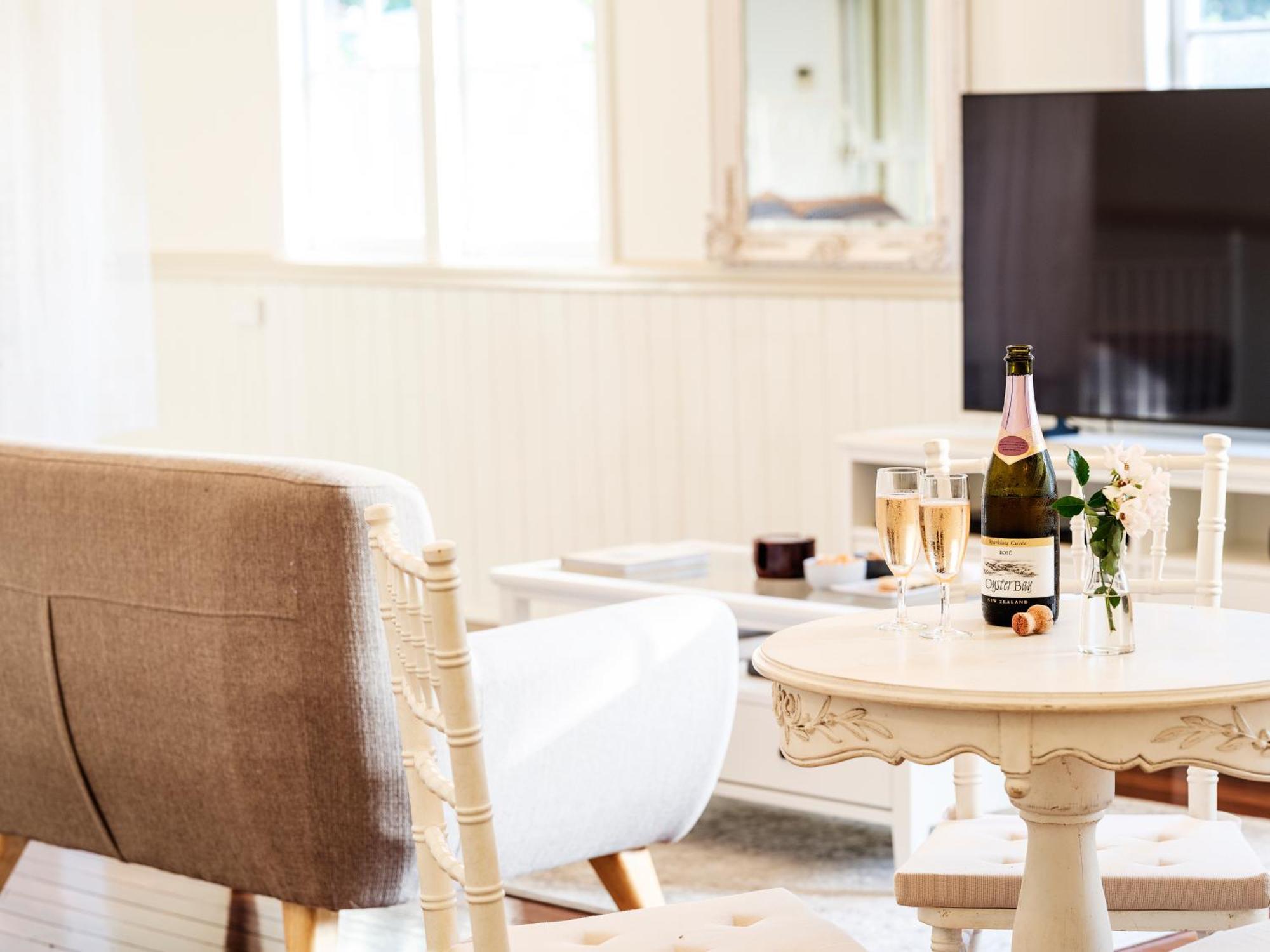 Little White Chapel Apartment