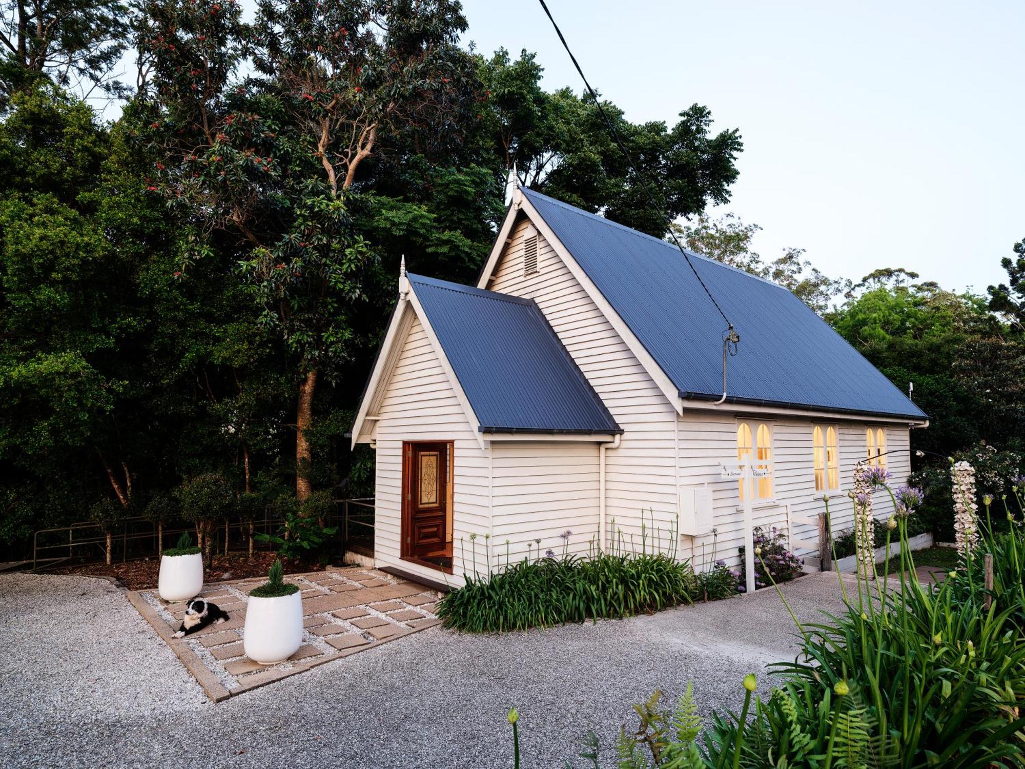 Little White Chapel Apartment *