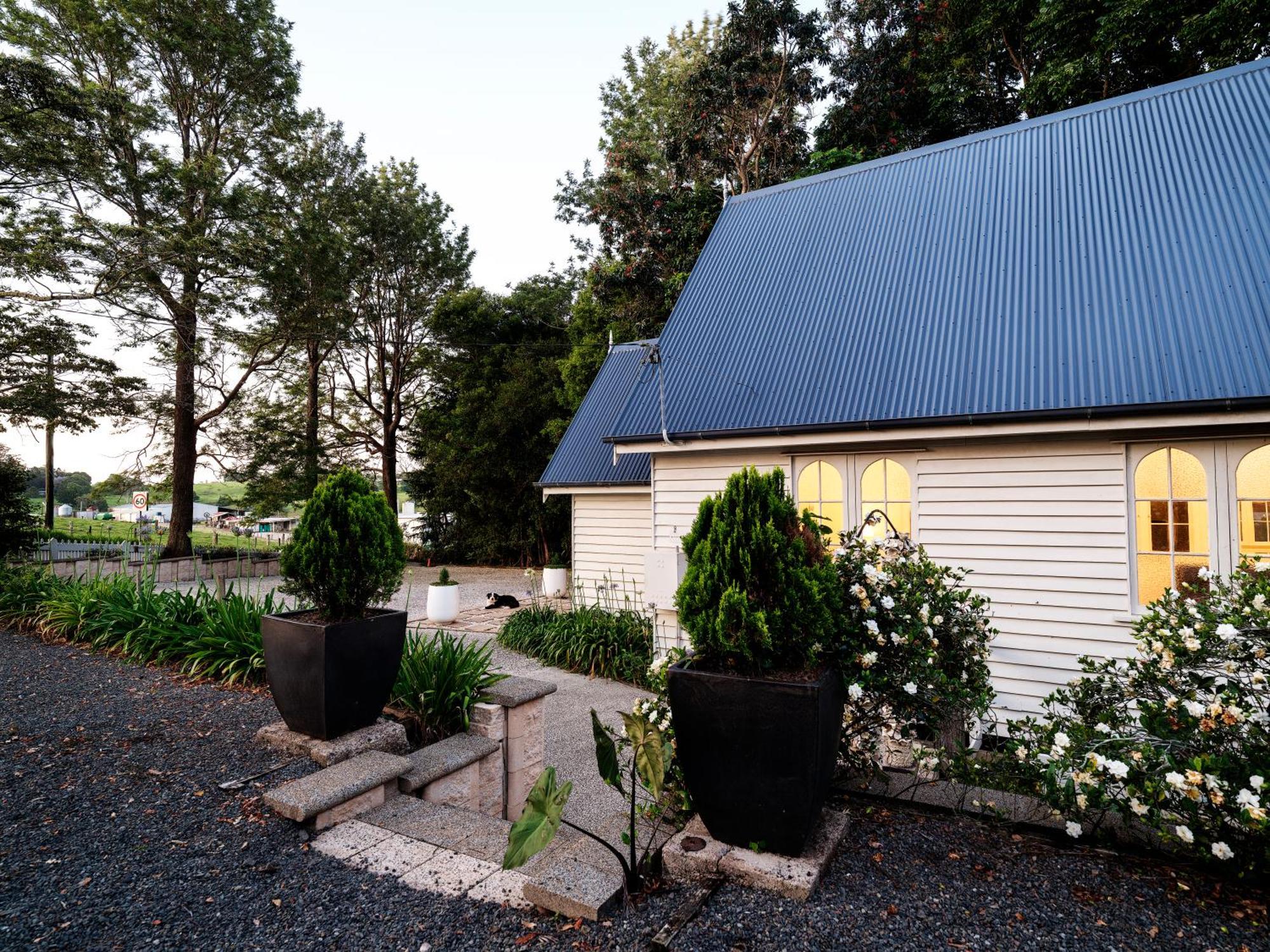 Little White Chapel Apartment *