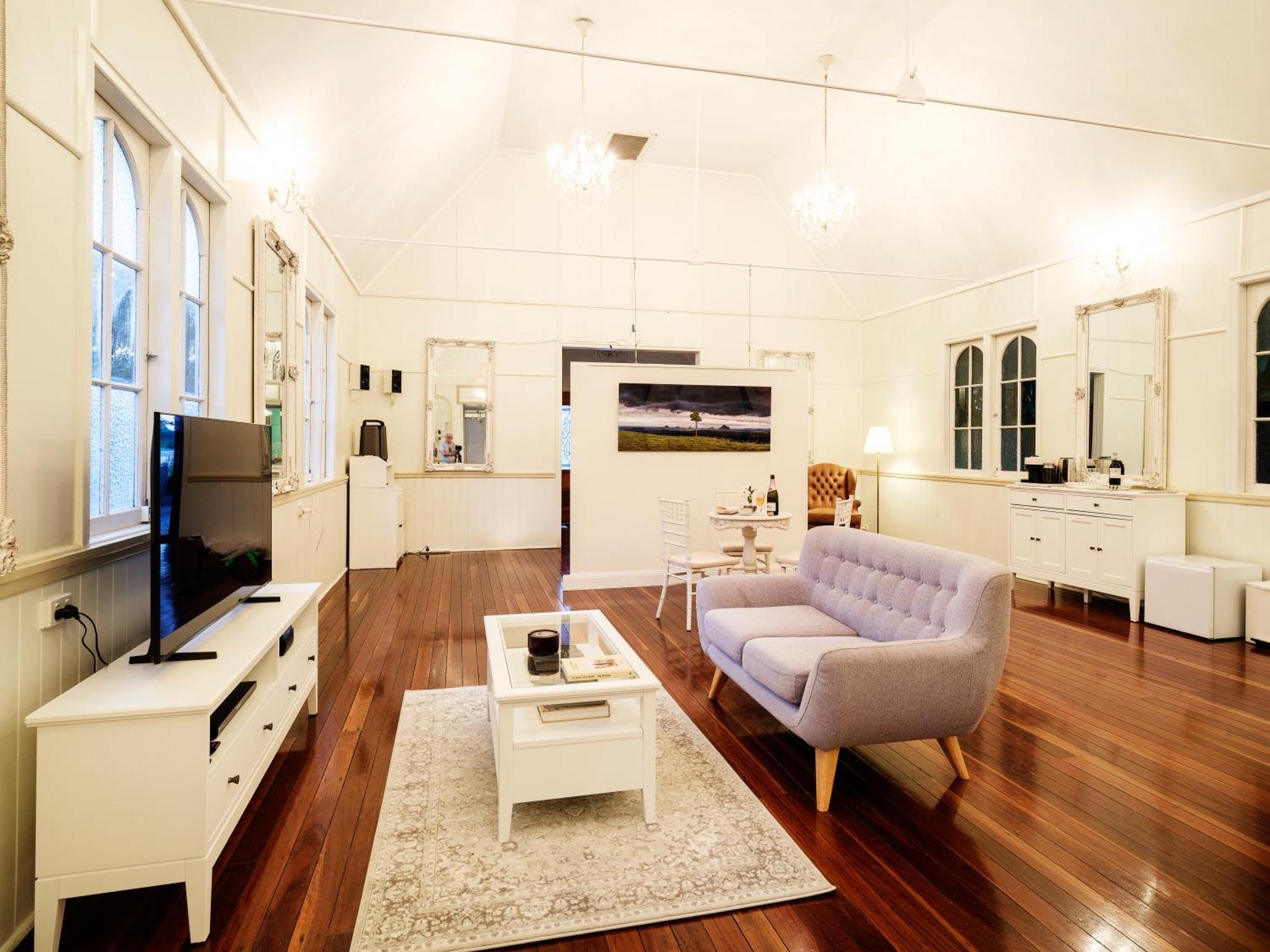 Little White Chapel Apartment